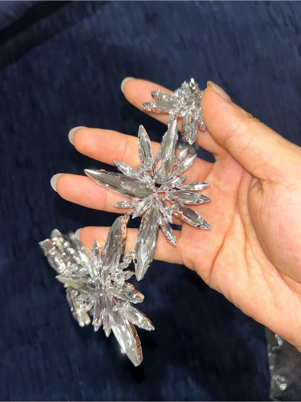 Elegant Crystal Floral Statement Necklace - Clear